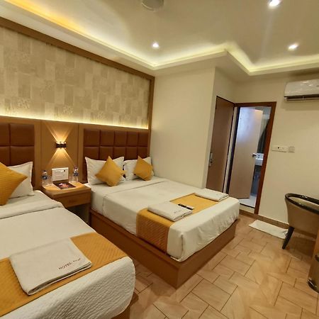 Hotel Riva International Goregaon- Near Nesco Мумбаї Екстер'єр фото