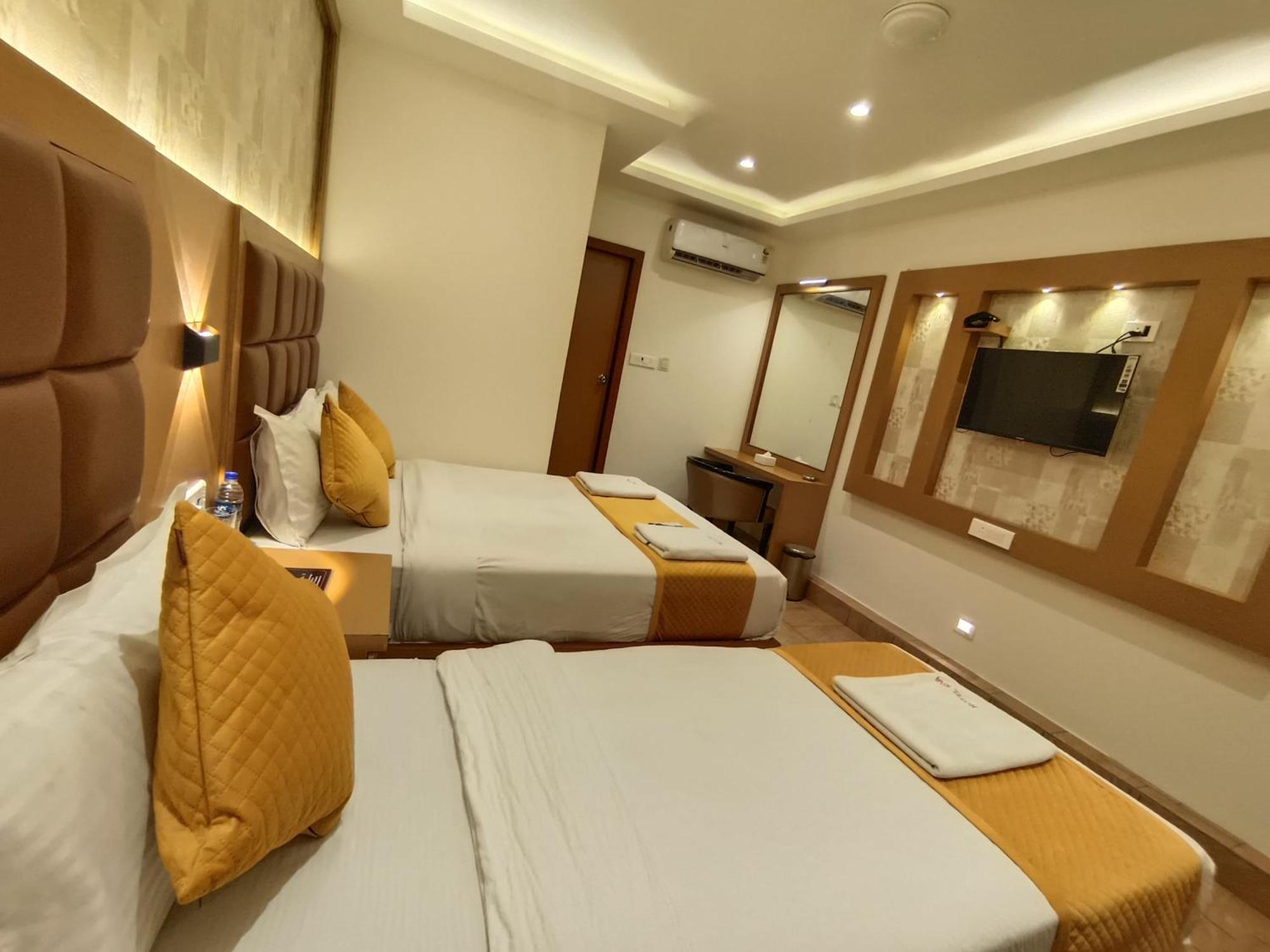 Hotel Riva International Goregaon- Near Nesco Мумбаї Екстер'єр фото