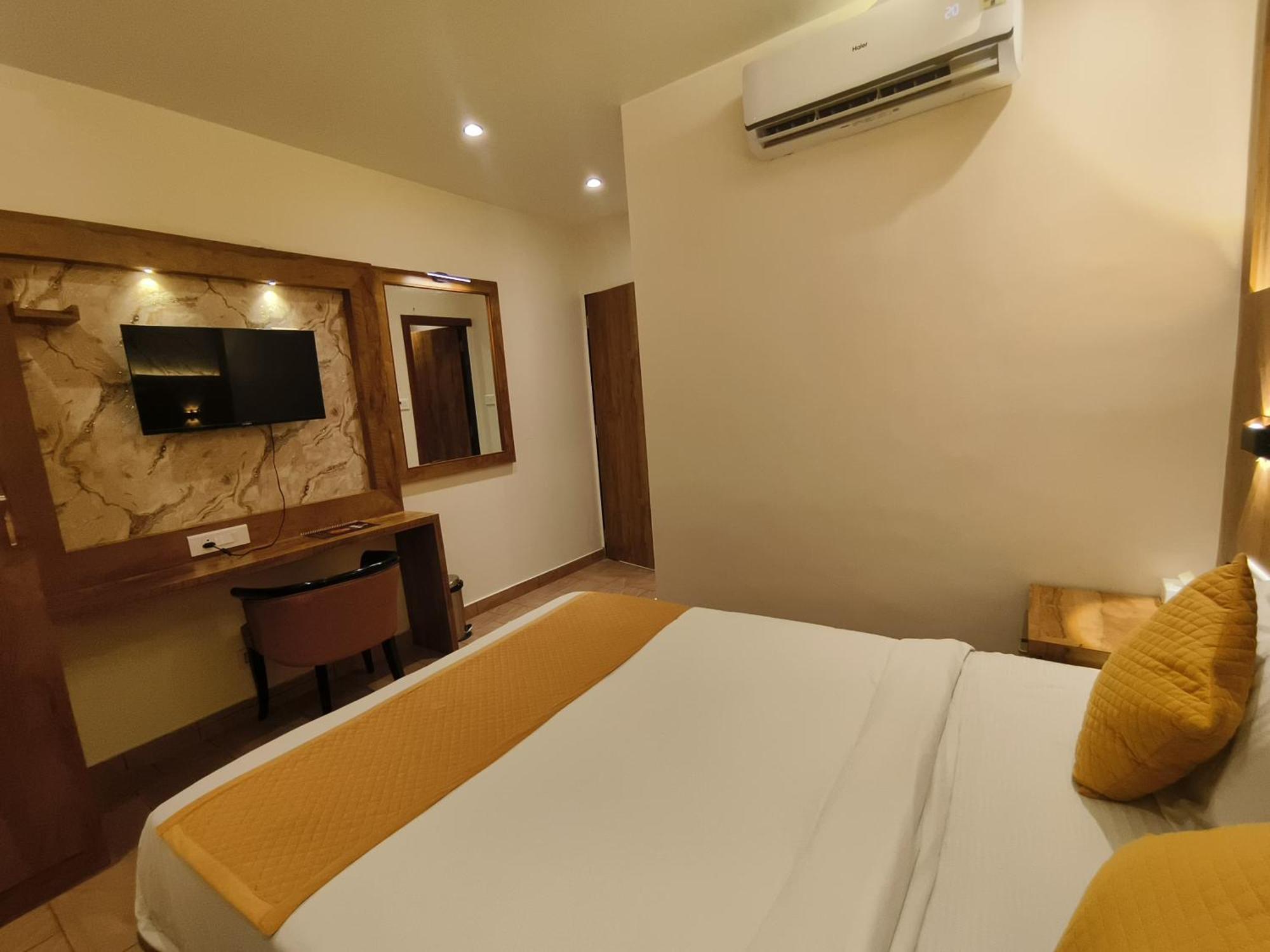 Hotel Riva International Goregaon- Near Nesco Мумбаї Екстер'єр фото