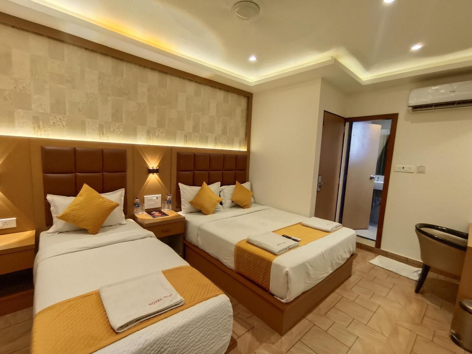 Hotel Riva International Goregaon- Near Nesco Мумбаї Екстер'єр фото