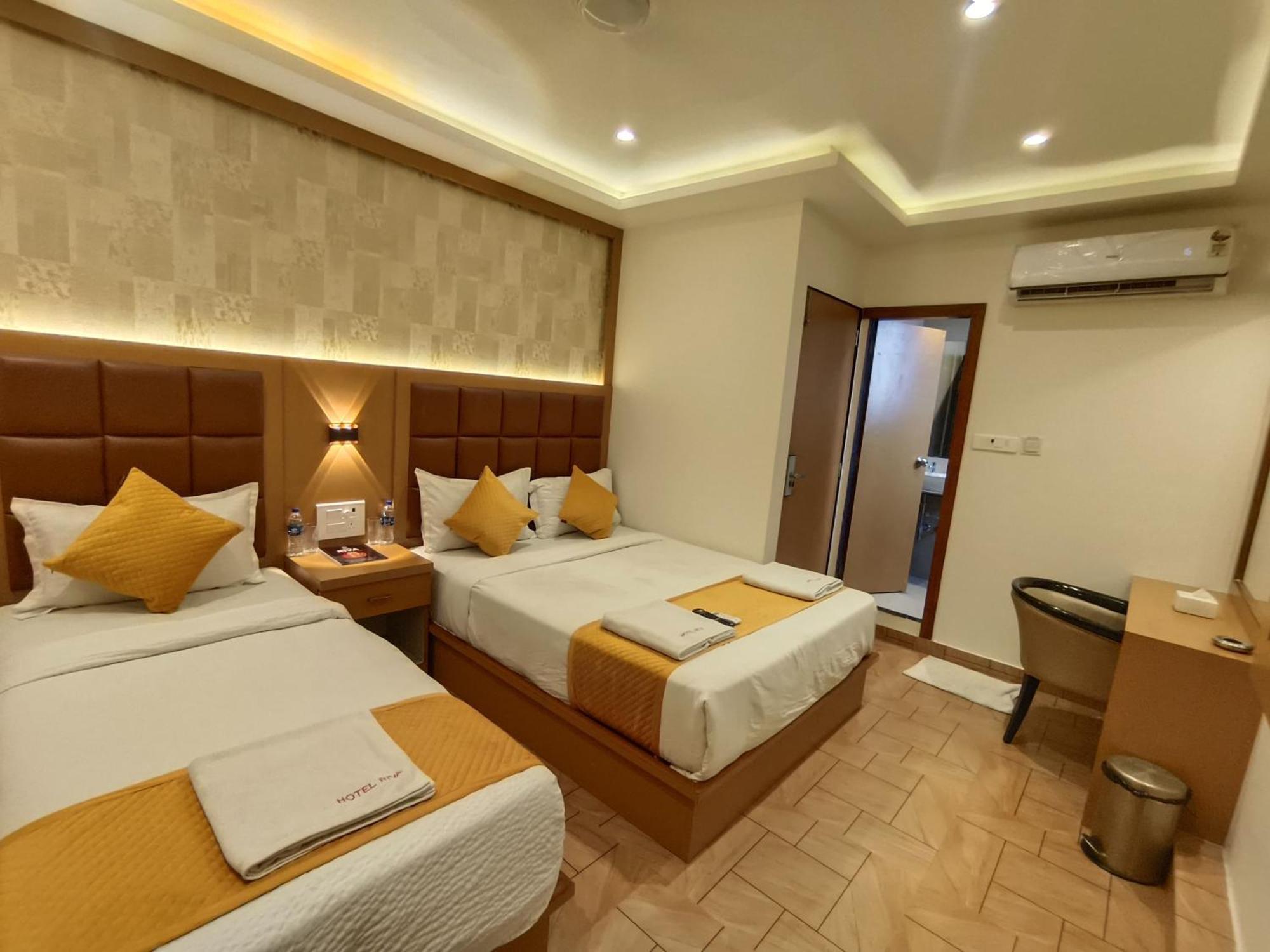 Hotel Riva International Goregaon- Near Nesco Мумбаї Екстер'єр фото
