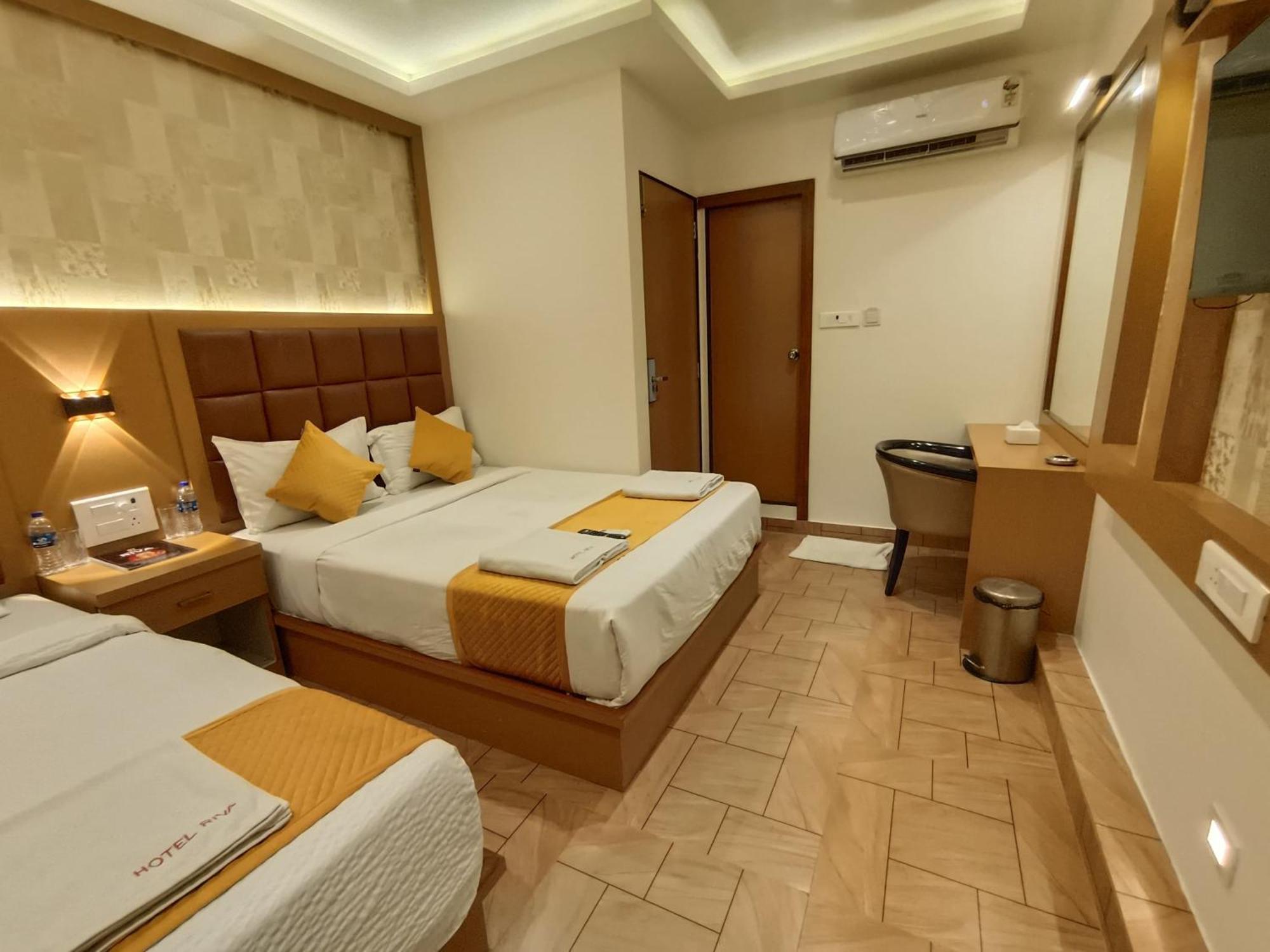 Hotel Riva International Goregaon- Near Nesco Мумбаї Екстер'єр фото
